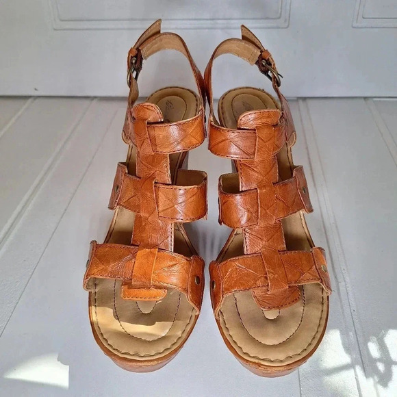 Born Brown/Camel Colored Crown Genuine Leather Wedge Size 9 - Picture 13 of 16